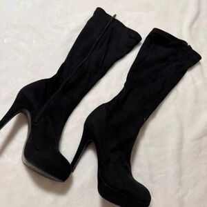 Elegant Black Heeled Boots for Women